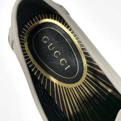 グッチ GUCCI ローファー 革靴 靴 シューズ レザー ベージュ ゴールド メタルロゴ