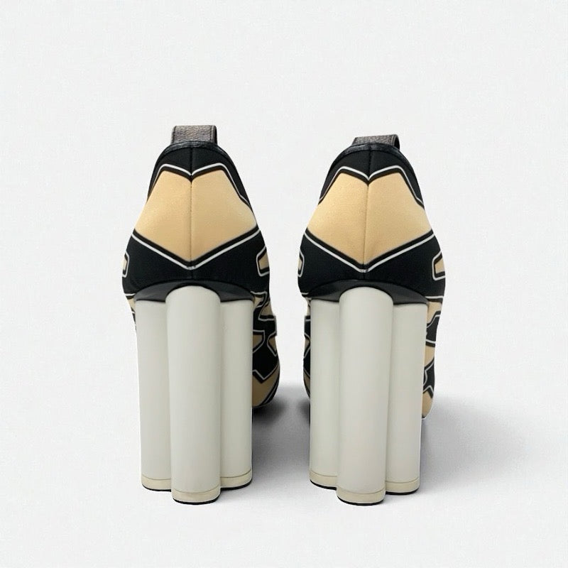 ルイヴィトン LOUIS VUITTON スウィフトライン モノグラム パンプス 靴 シューズ レザー ファブリック ブラック ベージュ ホワイト LVロゴ