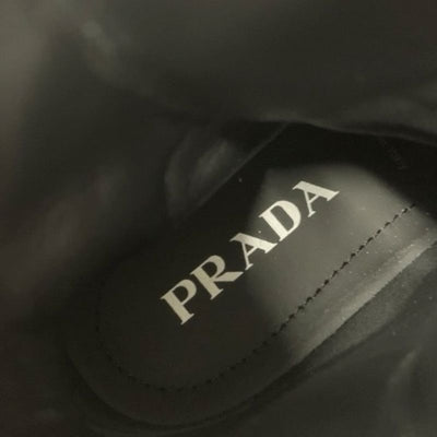 プラダ PRADA モノリス ブーツ ショートブーツ 靴 シューズ ナイロン レザー ブラック シルバー トライアングルロゴ ポーチ付 レースアップ コンバットブーツ