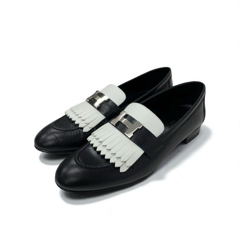 エルメス HERMES ロワイヤル ローファー 革靴 靴 シューズ レザー ブラック ホワイト 黒 H金具 フリンジ モカシン フラットシューズ