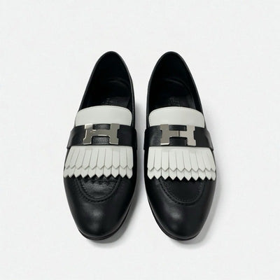 エルメス HERMES ロワイヤル ローファー 革靴 靴 シューズ レザー ブラック ホワイト 黒 H金具 フリンジ モカシン フラットシューズ