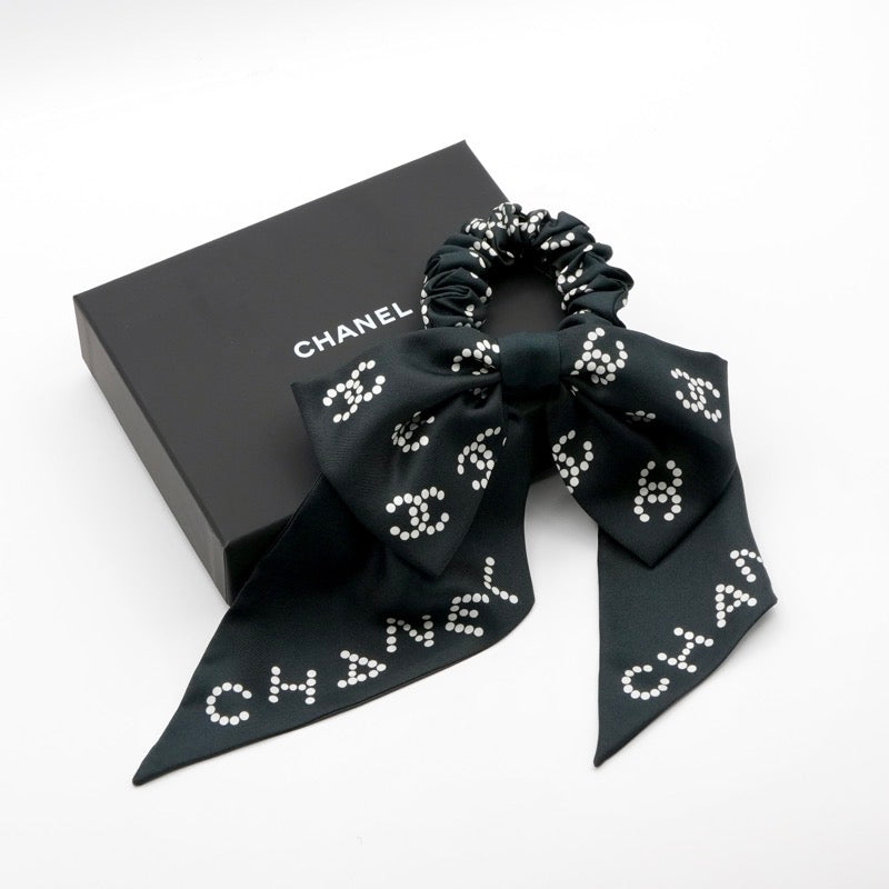 シャネル CHANEL ヘアアクセサリー シルク ブラック ホワイト ココマーク ロゴ リボン シュシュ ヘアゴム
