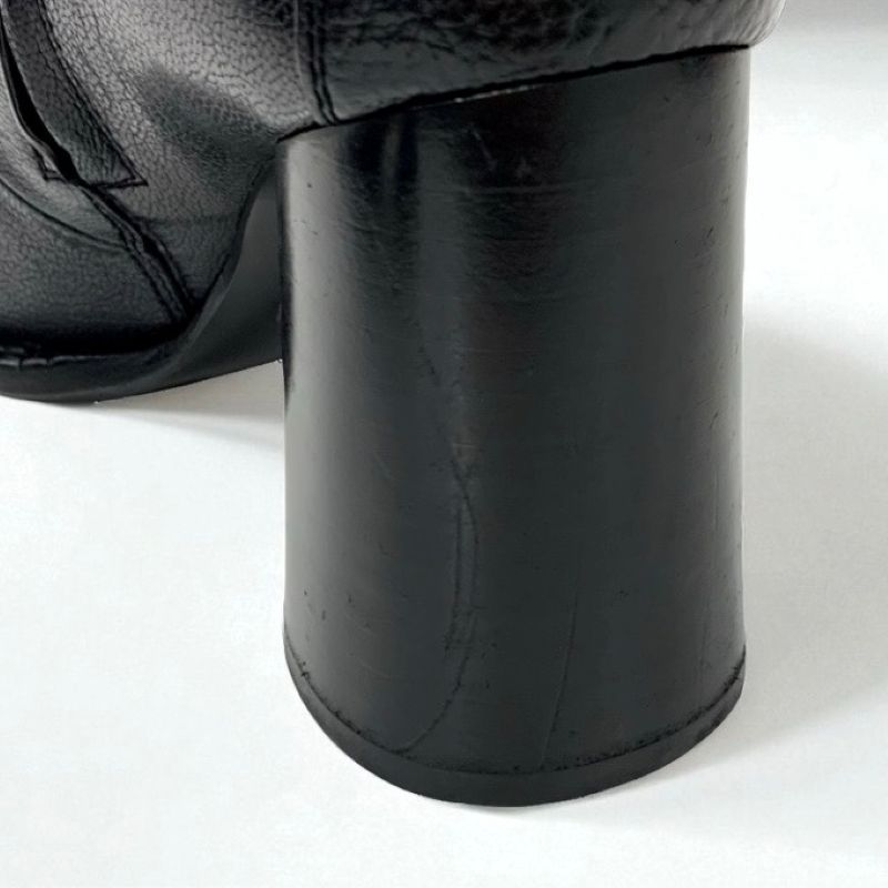 グッチ GUCCI ブーツ ショートブーツ 靴 シューズ レザー ブラック ゴールド チェーンベルト