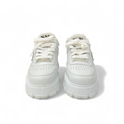 プラダ PRADA スニーカー 靴 シューズ レザー ムートン ホワイト 白 トライアングルロゴ ボア