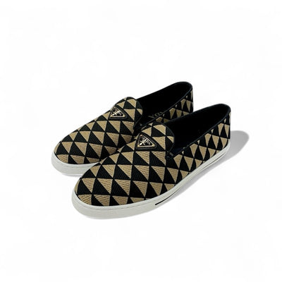 プラダ PRADA スニーカー 靴 シューズ ファブリック ベージュ ブラック トライアングルロゴ スリッポン