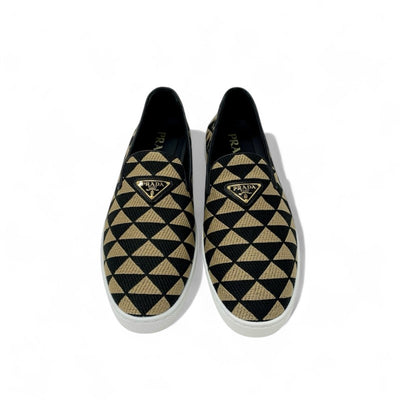 プラダ PRADA スニーカー 靴 シューズ ファブリック ベージュ ブラック トライアングルロゴ スリッポン