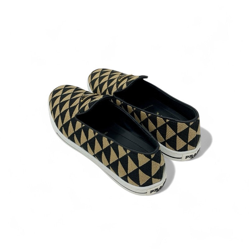 プラダ PRADA スニーカー 靴 シューズ ファブリック ベージュ ブラック トライアングルロゴ スリッポン