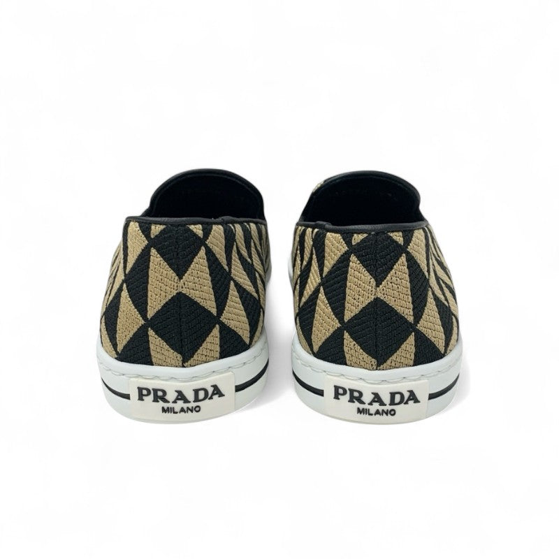 プラダ PRADA スニーカー 靴 シューズ ファブリック ベージュ ブラック トライアングルロゴ スリッポン