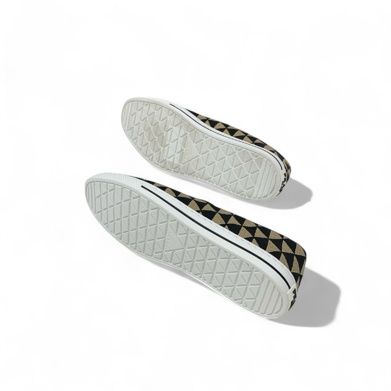 プラダ PRADA スニーカー 靴 シューズ ファブリック ベージュ ブラック トライアングルロゴ スリッポン