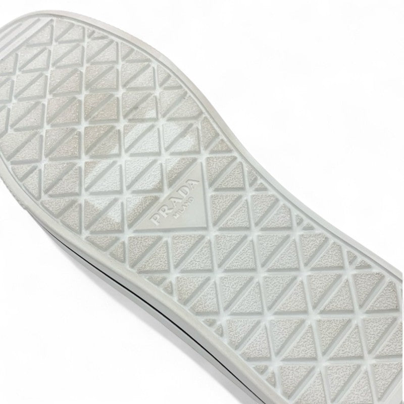 プラダ PRADA スニーカー 靴 シューズ ファブリック ベージュ ブラック トライアングルロゴ スリッポン