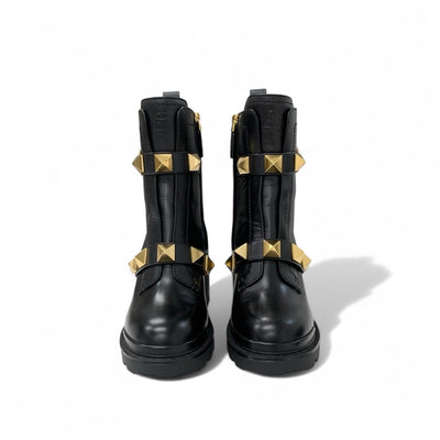 ヴァレンティノ VALENTINO ブーツ ショートブーツ 靴 シューズ カーフスキン ブラック 黒 ゴールド ローマンスタッズ コンバットブーツ