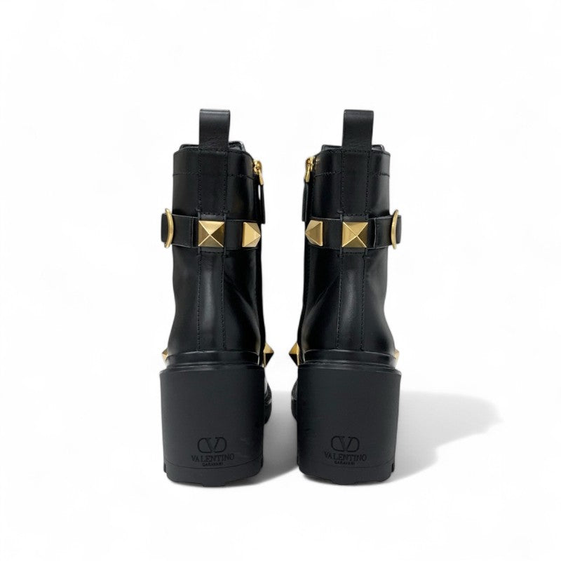 ヴァレンティノ VALENTINO ブーツ ショートブーツ 靴 シューズ カーフスキン ブラック 黒 ゴールド ローマンスタッズ コンバットブーツ