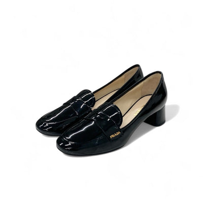 プラダ PRADA ローファー 革靴 靴 シューズ パテント ブラック 未使用 ロゴ