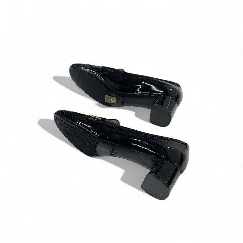 プラダ PRADA ローファー 革靴 靴 シューズ パテント ブラック 未使用 ロゴ