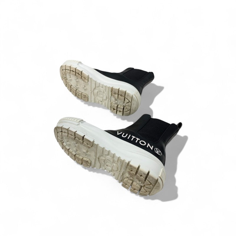 ルイヴィトン LOUIS VUITTON スクァッドライン モノグラム ブーツ ショートブーツ 靴 シューズ レザー ブラック ホワイト アンクルブーツ ロゴ サイドゴア ハイカットスニーカー