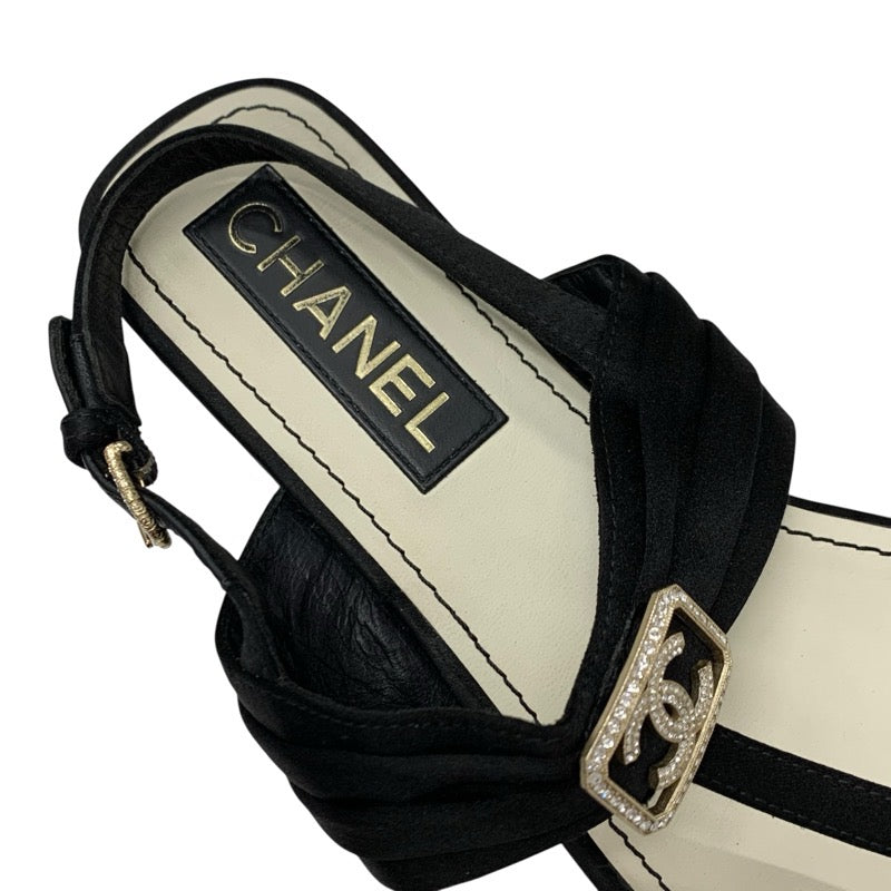 シャネル CHANEL サンダル 靴 シューズ サテン ブラック 黒 ゴールド ココマーク ラインストーン トング フラット