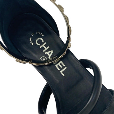 シャネル CHANEL サンダル 靴 シューズ レザー ブラック 黒 ゴールド ココマーク アイコン メタルストラップ マトラッセ