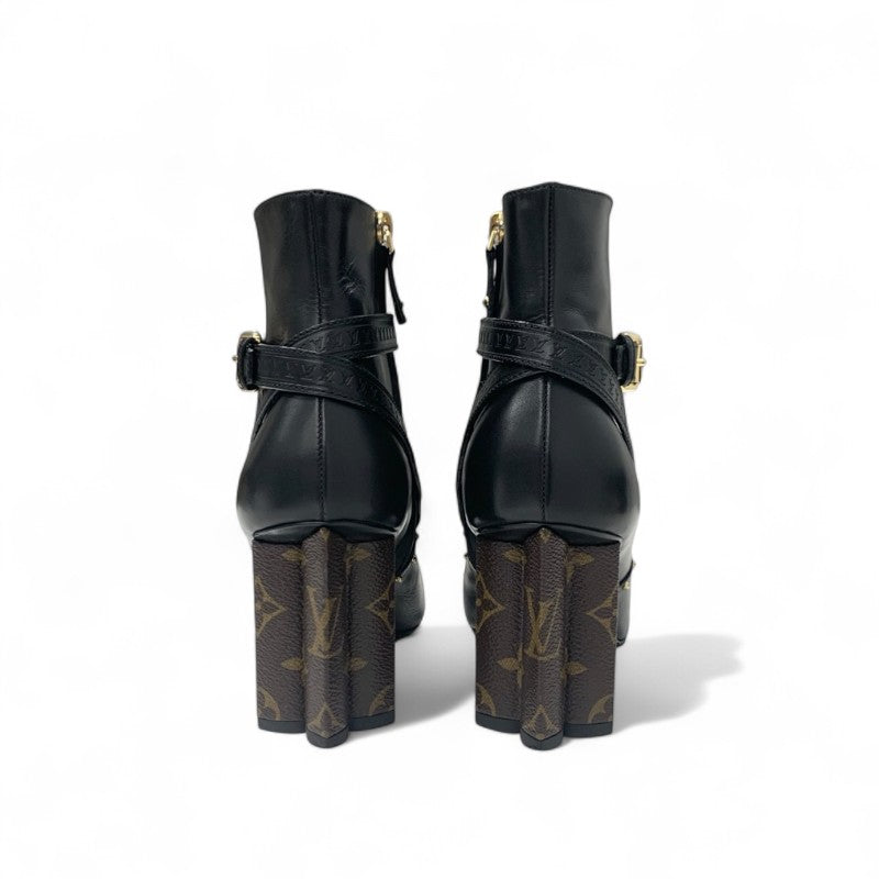ルイヴィトン LOUIS VUITTON シルエットライン モノグラム ブーツ ショートブーツ 靴 シューズ レザー ブラック ブラウン アンクルブーツ LVロゴ ベルト スタッズ