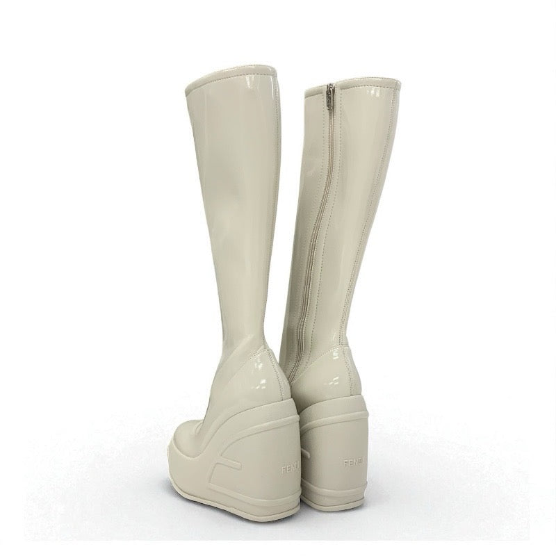 フェンディ FENDI ブーツ ロングブーツ 靴 シューズ パテント アイボリー ロゴ ニーハイ ウェッジソール 厚底