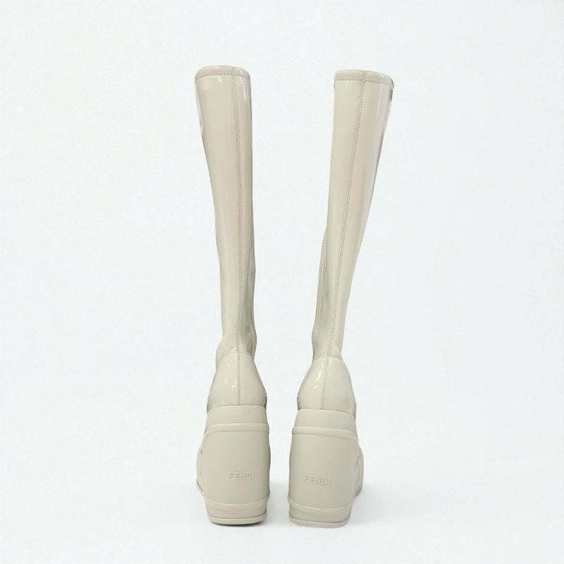 フェンディ FENDI ブーツ ロングブーツ 靴 シューズ パテント アイボリー ロゴ ニーハイ ウェッジソール 厚底