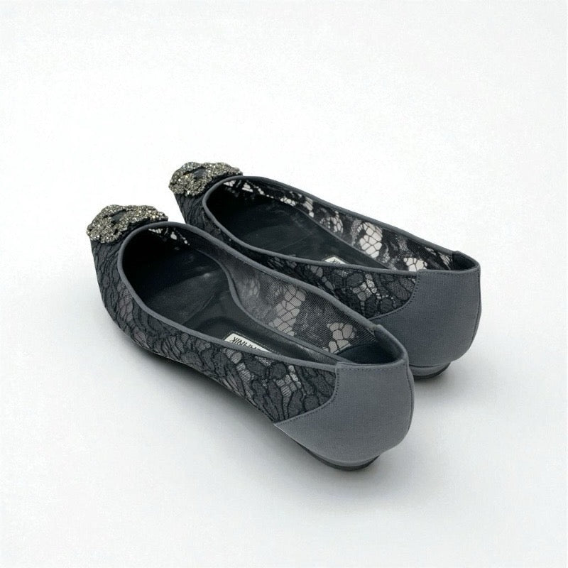 マノロブラニク MANOLO BLAHNIK ハンギシ フラットシューズ 靴 シューズ ファブリック サテン グレー レース ビジュー パーティーシューズ