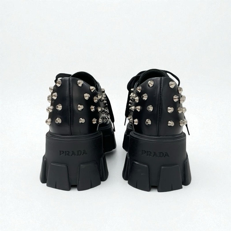 プラダ PRADA モノリス ローファー 革靴 靴 シューズ レザー ブラック 黒 シルバー スタッズ レースアップシューズ