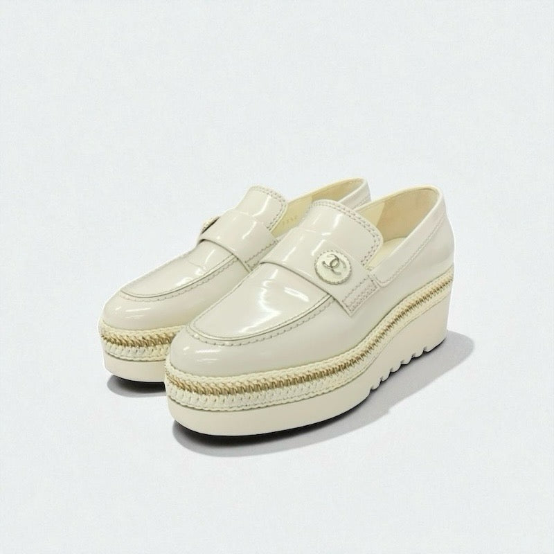 シャネル CHANEL ローファー 革靴 靴 シューズ パテントレザー ホワイト ゴールド ココマーク 厚底