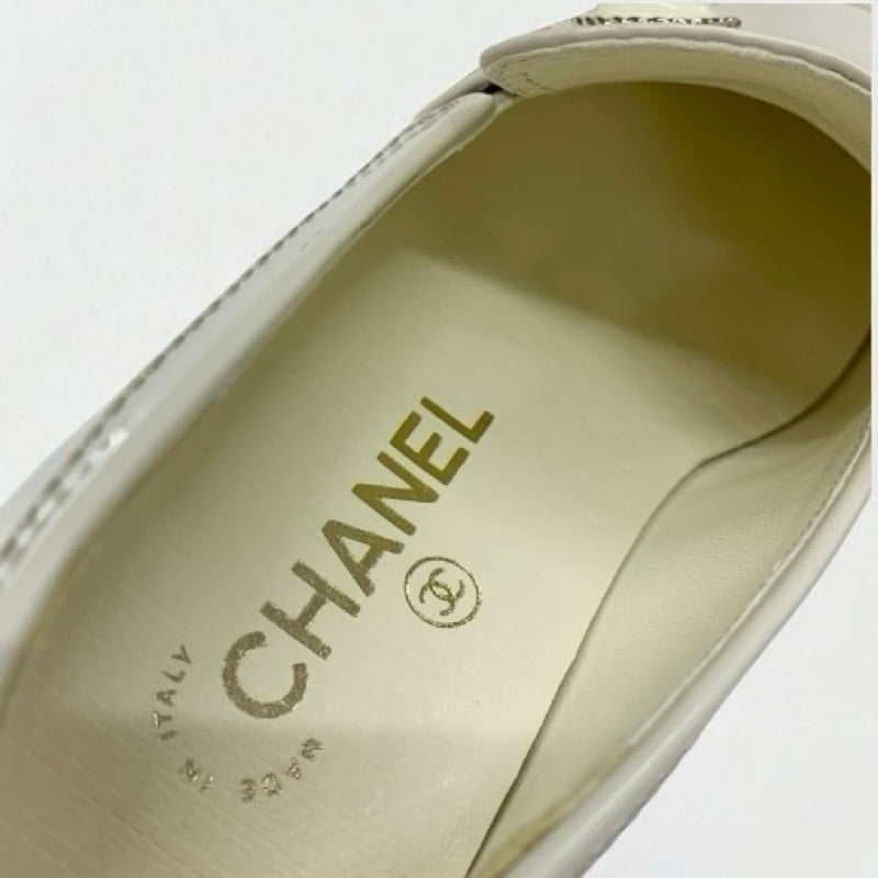 シャネル CHANEL ローファー 革靴 靴 シューズ パテントレザー ホワイト ゴールド ココマーク 厚底