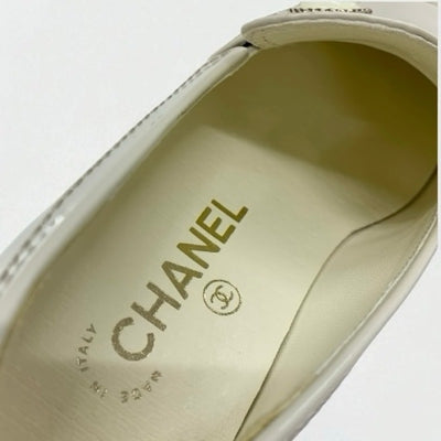 シャネル CHANEL ローファー 革靴 靴 シューズ パテントレザー ホワイト ゴールド ココマーク 厚底