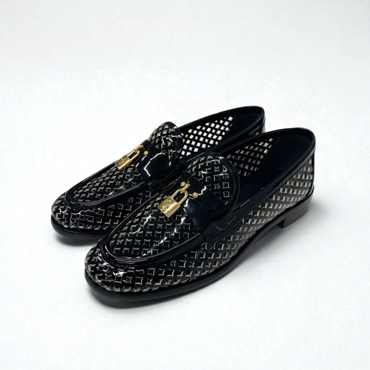 ルイヴィトン LOUIS VUITTON チェスライン モノグラム ローファー 革靴 靴 シューズ パテント ブラック 黒 ゴールド ロゴ パドロック ルイヴィトン LOUIS VUITTON チェスライン モノグラム ローファー 革靴