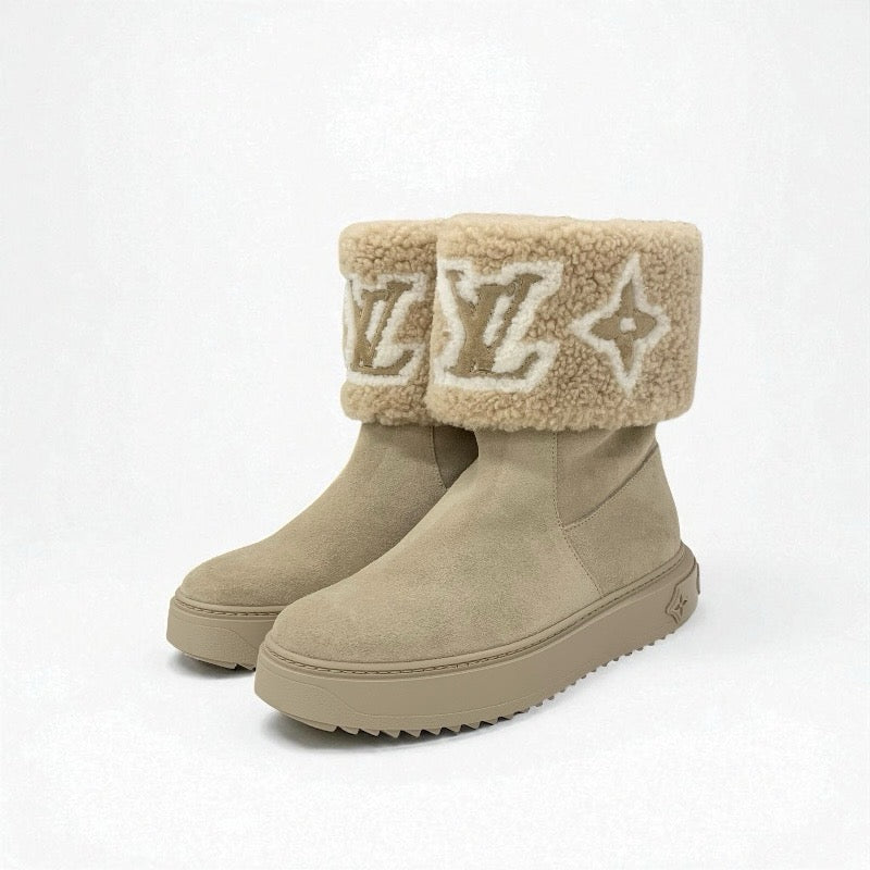 ルイヴィトン LOUIS VUITTON スノードロップライン モノグラム ブーツ ショートブーツ 靴 シューズ スエード ムートン ベージュ ホワイト 未使用 ボア アンクルブーツ