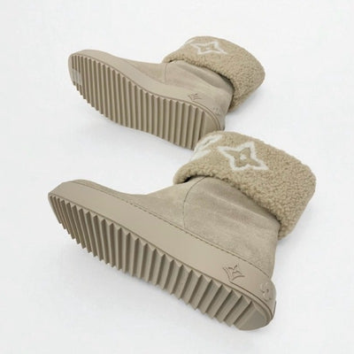 ルイヴィトン LOUIS VUITTON スノードロップライン モノグラム ブーツ ショートブーツ 靴 シューズ スエード ムートン ベージュ ホワイト 未使用 ボア アンクルブーツ