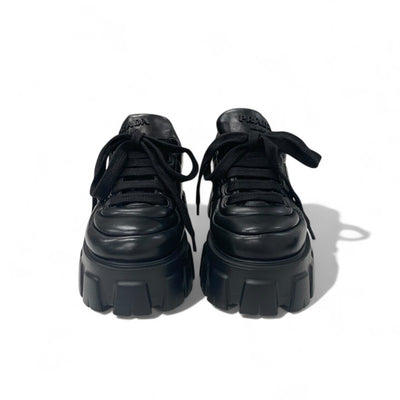 プラダ PRADA モノリス スニーカー 靴 シューズ レザー ブラック 黒 トライアングルロゴ