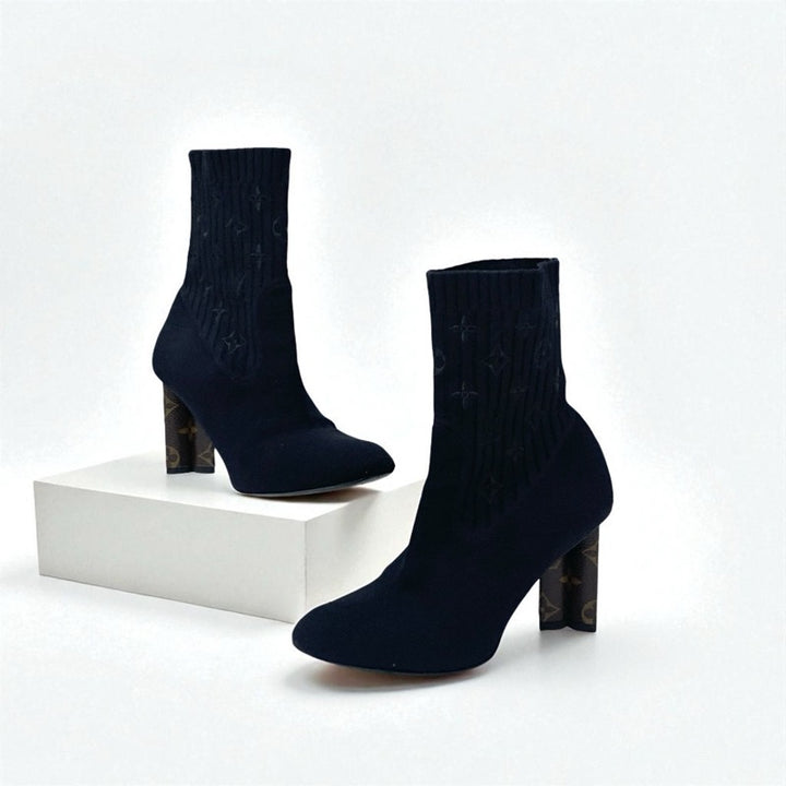 美品　ルイヴィトン　ニットソックスブーツ　モノグラムロゴ　刺繍　黒 美品ルイヴィトンニットソックスブーツモノグラムロゴ刺繍黒