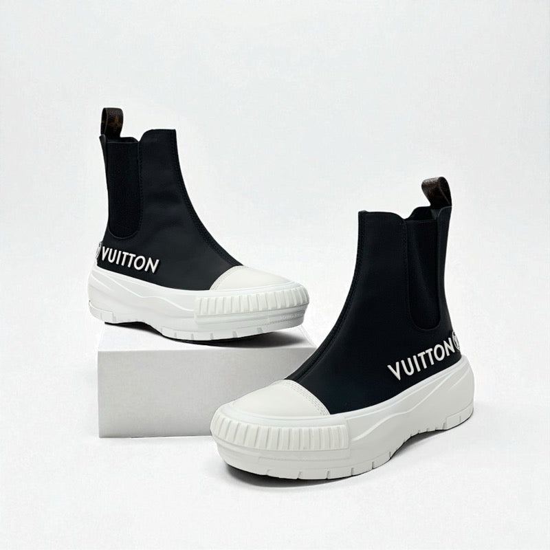ルイヴィトン LOUIS VUITTON スクァッドライン モノグラム ブーツ ショートブーツ 靴 シューズ レザー ブラック ホワイト ロゴ サイドゴア アンクルブーツ ハイカットスニーカー