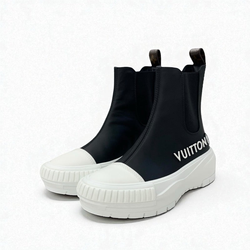ルイヴィトン LOUIS VUITTON スクァッドライン モノグラム ブーツ ショートブーツ 靴 シューズ レザー ブラック ホワイト ロゴ サイドゴア アンクルブーツ ハイカットスニーカー