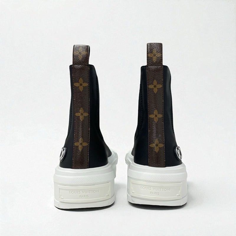 ルイヴィトン LOUIS VUITTON スクァッドライン モノグラム ブーツ ショートブーツ 靴 シューズ レザー ブラック ホワイト ロゴ サイドゴア アンクルブーツ ハイカットスニーカー
