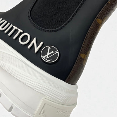 ルイヴィトン LOUIS VUITTON スクァッドライン モノグラム ブーツ ショートブーツ 靴 シューズ レザー ブラック ホワイト ロゴ サイドゴア アンクルブーツ ハイカットスニーカー