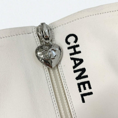 シャネル CHANEL ブーツ ロングブーツ 靴 シューズ スエード ホワイト 白 未使用 ロゴ ココマーク