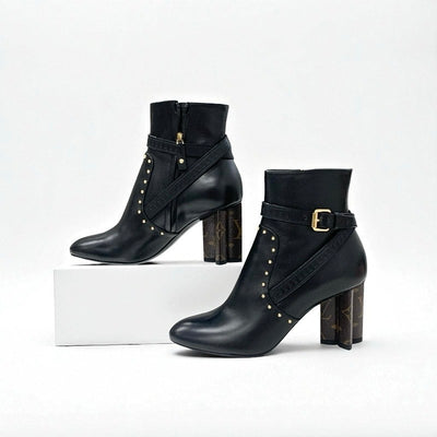 ルイヴィトン LOUIS VUITTON シルエットライン モノグラム ブーツ ショートブーツ 靴 シューズ レザー ブラック ブラウン アンクルブーツ LVロゴ ベルト スタッズ