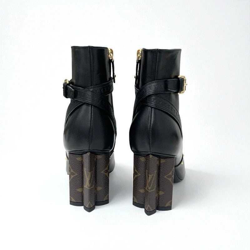 ルイヴィトン LOUIS VUITTON シルエットライン モノグラム ブーツ ショートブーツ 靴 シューズ レザー ブラック ブラウン アンクルブーツ LVロゴ ベルト スタッズ