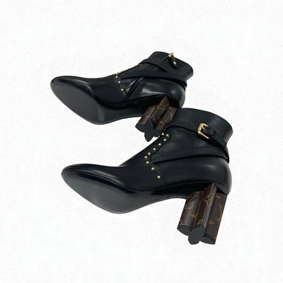 ルイヴィトン LOUIS VUITTON シルエットライン モノグラム ブーツ ショートブーツ 靴 シューズ レザー ブラック ブラウン アンクルブーツ LVロゴ ベルト スタッズ