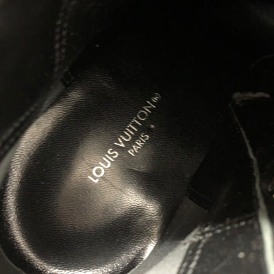 ルイヴィトン LOUIS VUITTON シルエットライン モノグラム ブーツ ショートブーツ 靴 シューズ レザー ブラック ブラウン アンクルブーツ LVロゴ ベルト スタッズ