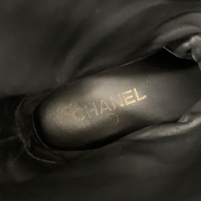 シャネル CHANEL ブーツ ロングブーツ 靴 シューズ スエード ムートン ブラック ゴールド ココマーク スタッズ レースアップ