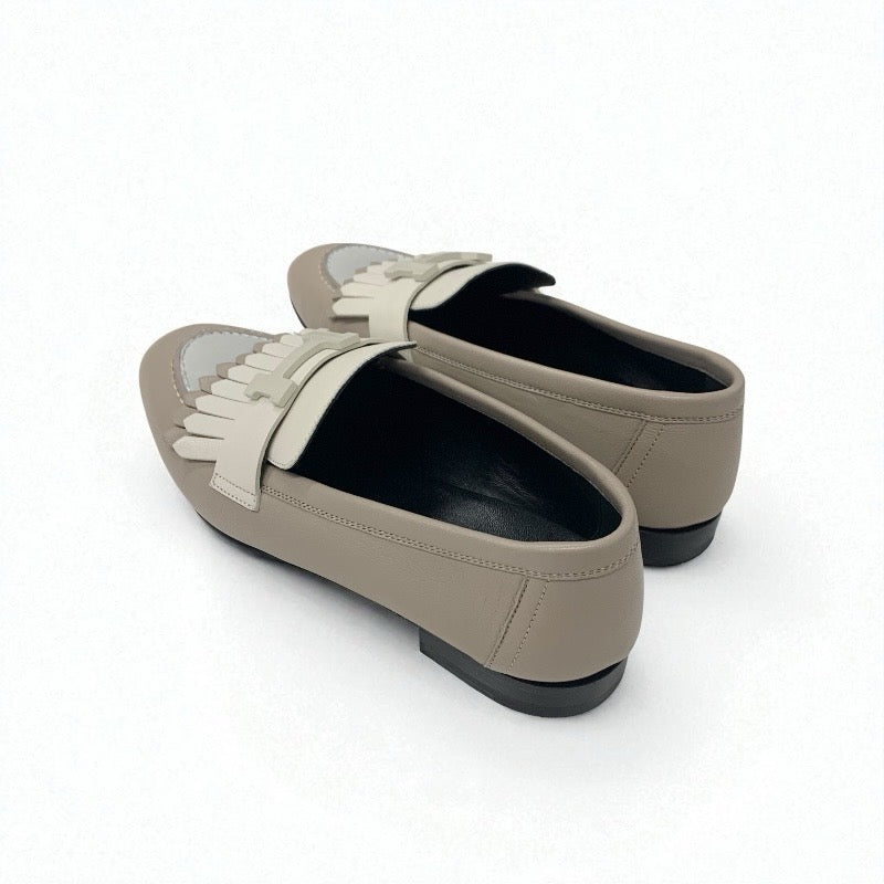 エルメス HERMES ロワイヤル ローファー 革靴 靴 シューズ レザー ベージュ グレー モカシン フラットシューズ H金具 フリンジ