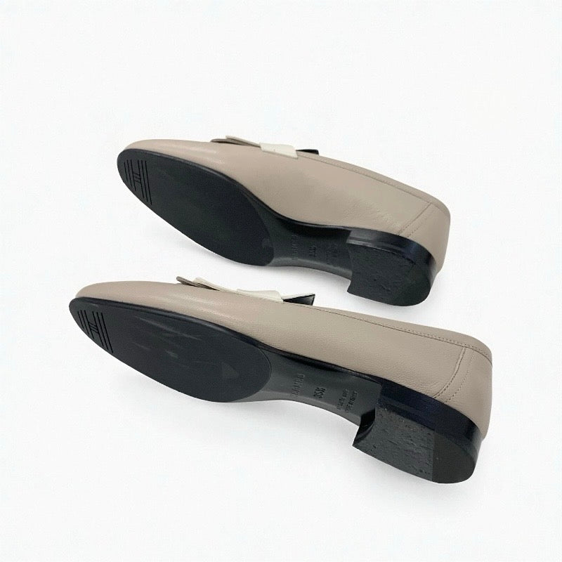 エルメス HERMES ロワイヤル ローファー 革靴 靴 シューズ レザー ベージュ グレー モカシン フラットシューズ H金具 フリンジ