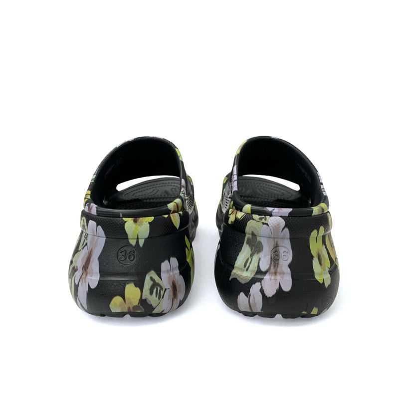 バレンシアガ BALENCIAGA Pool Crocs サンダル 靴 シューズ EVA ブラック マルチカラー クロックス フラワーモチーフ スライドサンダル ロゴ