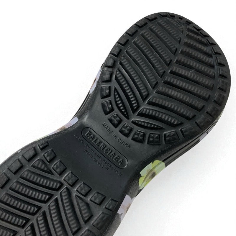 バレンシアガ BALENCIAGA Pool Crocs サンダル 靴 シューズ EVA ブラック マルチカラー クロックス フラワーモチーフ スライドサンダル ロゴ
