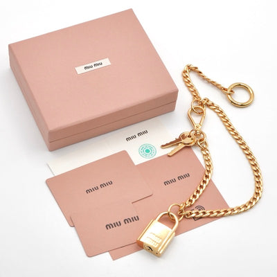 ミュウミュウ MIUMIU ゴールド ロゴ チャーム キー チェーン