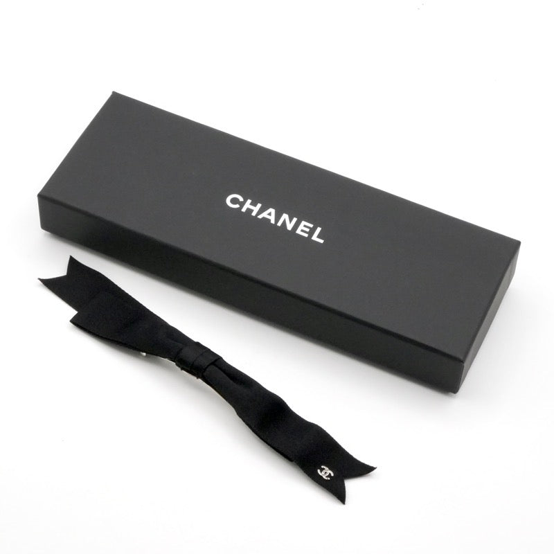 シャネル CHANEL ヘアアクセサリー ファブリック ブラック 黒 シルバー リボン バレッタ ヘアクリップ ヘアピン ココマーク